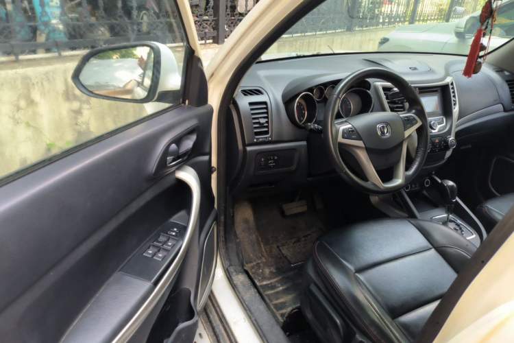 Used CHANGAN CS35 2014 1.6L Automatic Luxury Model China IV Standard Driver Seat