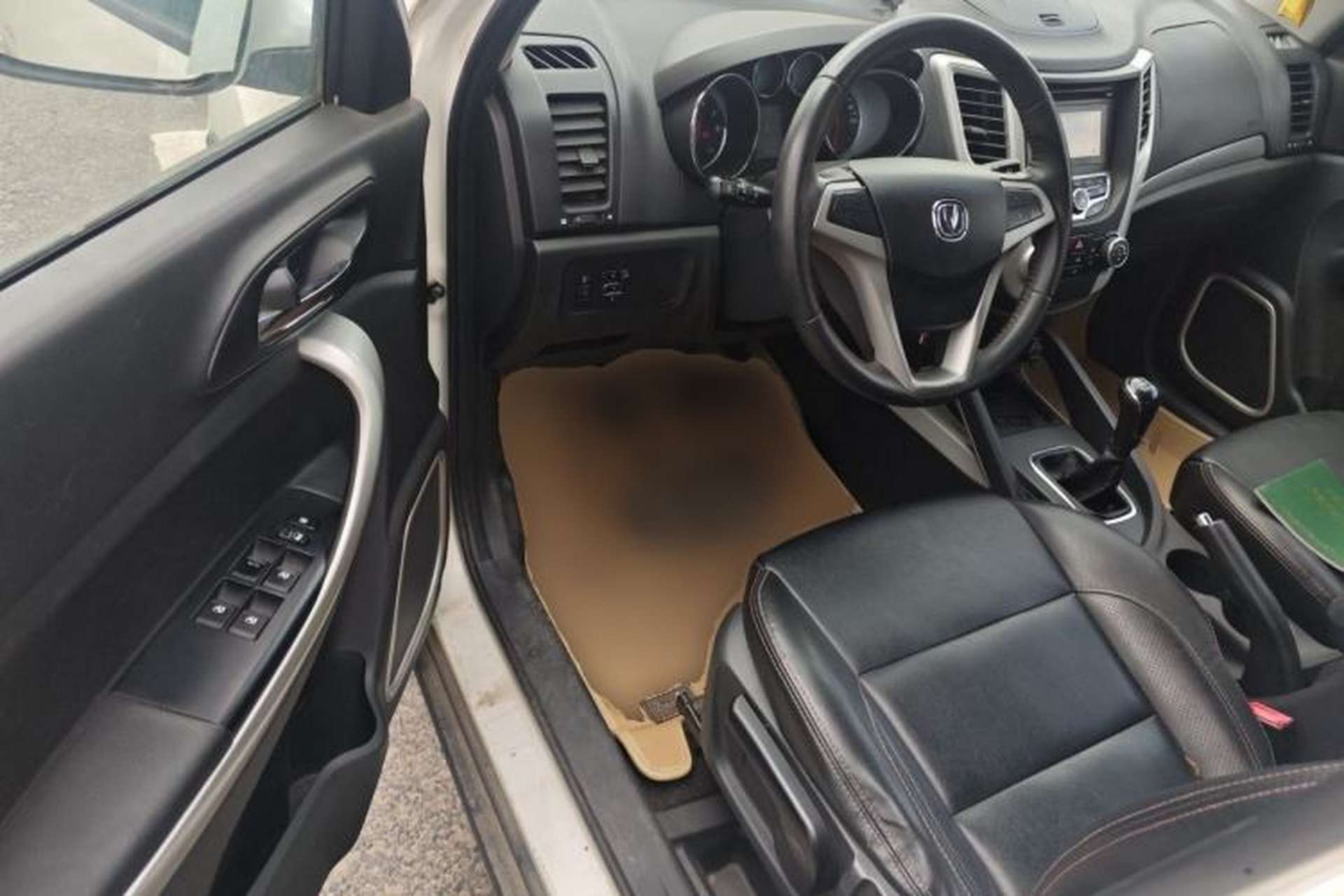 Used CHANGAN CS35 2014 1.6L Manual Luxury Model China V Standard Driver Seat