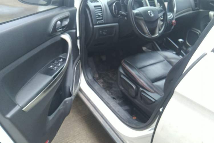 Used CHANGAN CS35 2014 1.6L Manual Luxury Navigation Model China IV Standard Driver Seat