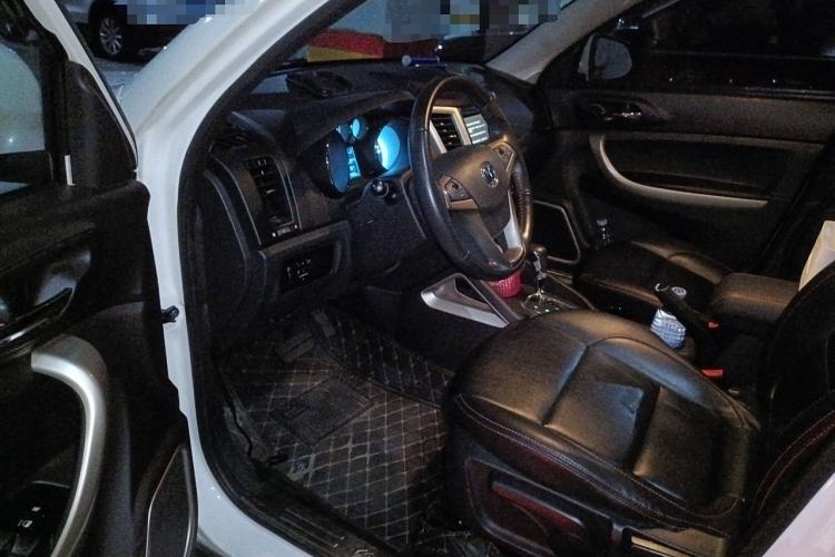 Used CHANGAN CS35 2014 1.6L Automatic Luxury Model China IV Standard Driver Seat