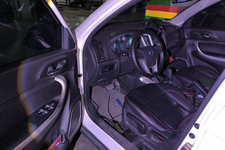 Used CHANGAN CS35 2014 1.6L Automatic Luxury Model China IV Standard Driver Seat