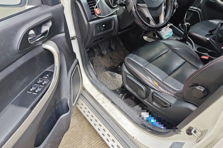 Used CHANGAN CS35 2014 1.6L Manual Luxury Model China IV Standard Driver Seat