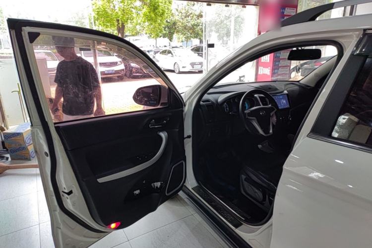 Used CHANGAN CS35 2014 1.6L Automatic Luxury Model China IV Standard Driver Seat