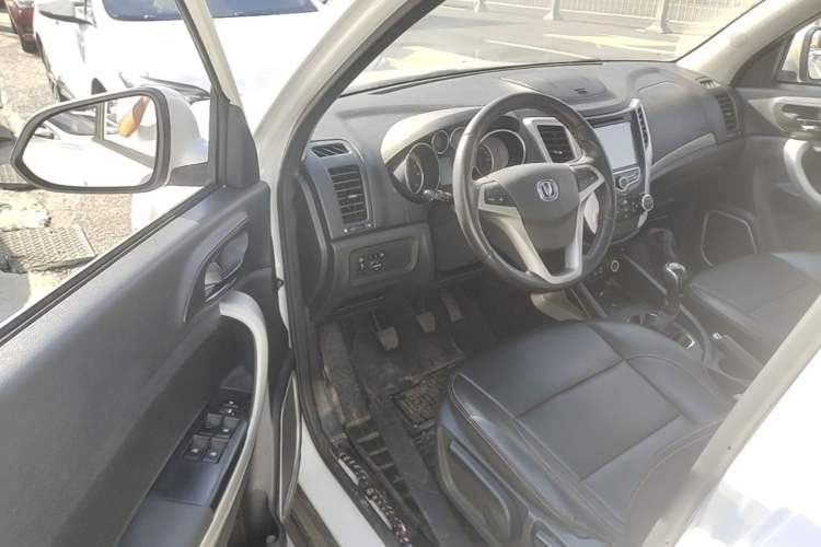 Used CHANGAN CS35 2014 1.6L Manual Luxury Model China IV Standard Driver Seat