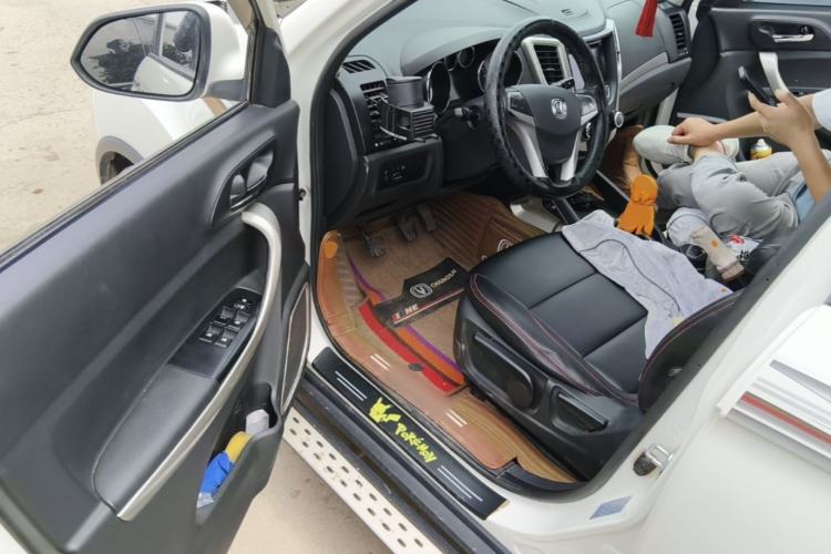 Used CHANGAN CS35 2014 1.6L Manual Luxury Model China IV Standard Driver Seat