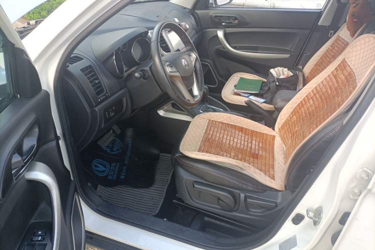 Used CHANGAN CS35 2014 1.6L Automatic Luxury Model China IV Standard Driver Seat