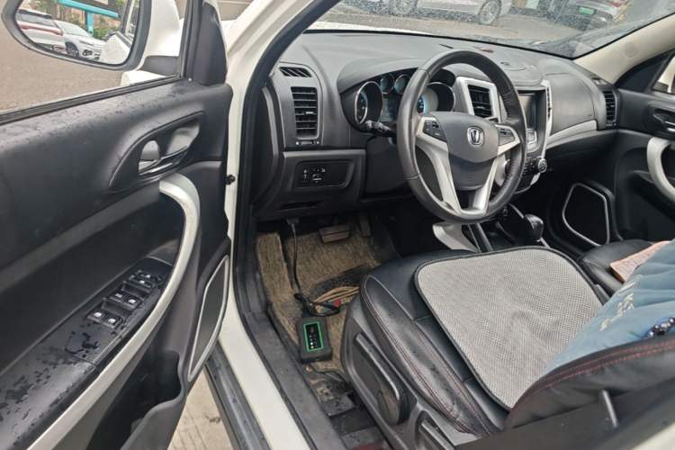 Used CHANGAN CS35 2014 1.6L Automatic Luxury Model China IV Standard Driver Seat