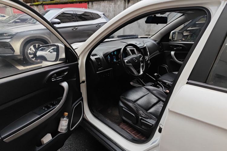 Used CHANGAN CS35 2014 1.6L Manual Luxury Model China IV Standard Driver Seat