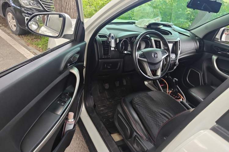 Used CHANGAN CS35 2014 1.6L Manual Luxury Model China IV Standard Driver Seat