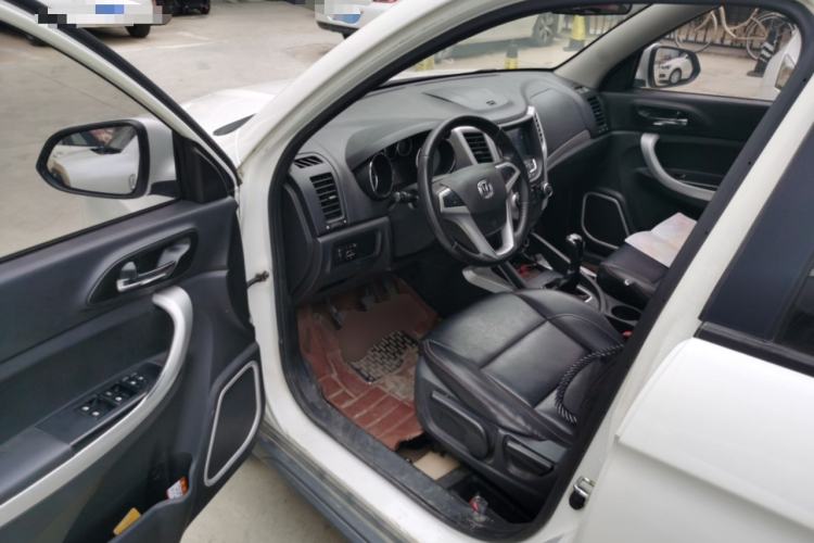 Used CHANGAN CS35 2014 1.6L Manual Luxury Model China V Standard Driver Seat