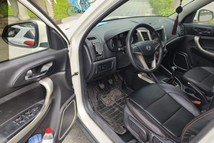 Used CHANGAN CS35 2014 1.6L Manual Luxury Model China IV Standard Driver Seat