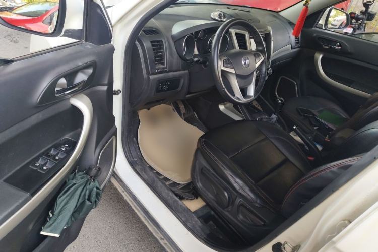 Used CHANGAN CS35 2014 1.6L Manual Luxury Model China IV Standard Driver Seat