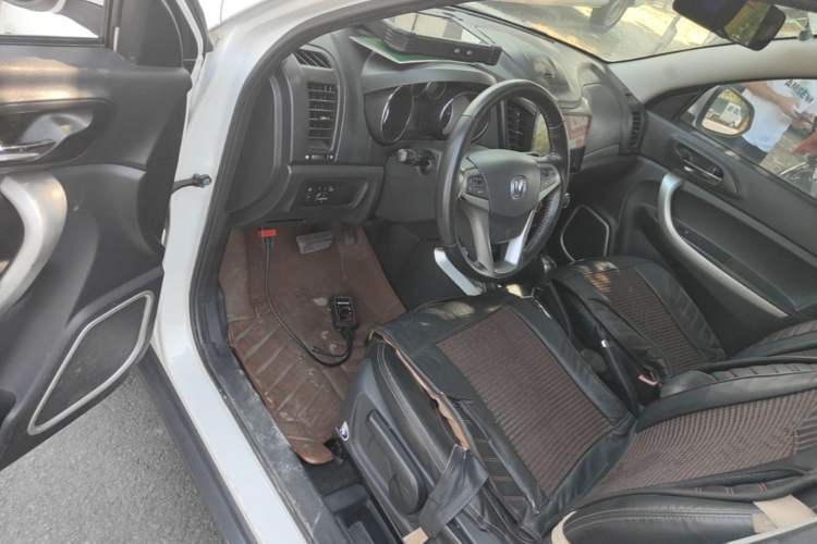 Used CHANGAN CS35 2014 1.6L Automatic Luxury Model China IV Standard Driver Seat
