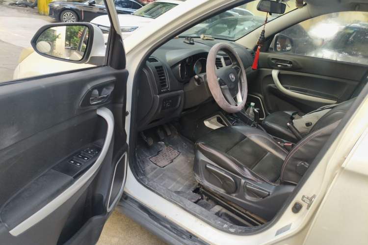 Used CHANGAN CS35 2014 1.6L Manual Luxury Model China V Standard Driver Seat