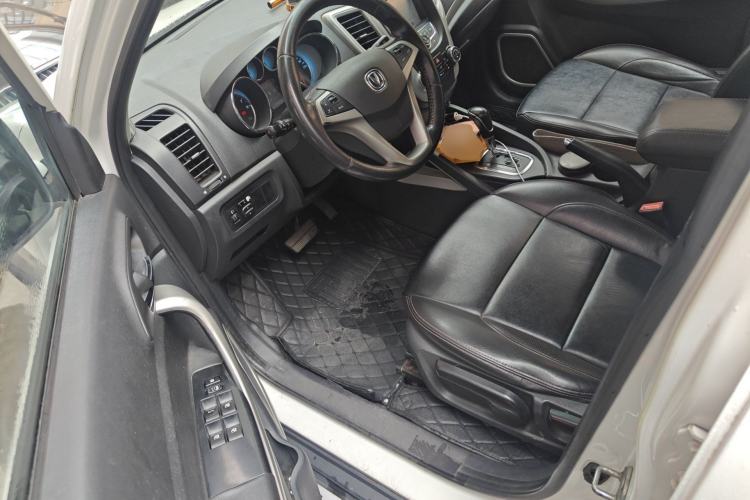 Used CHANGAN CS35 2014 1.6L Automatic Luxury Navigation Model China IV Standard Driver Seat