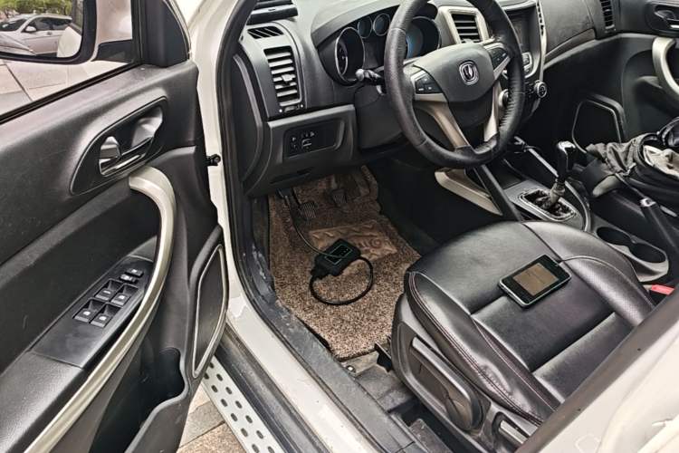 Used CHANGAN CS35 2014 1.6L Manual Luxury Model China IV Standard Driver Seat