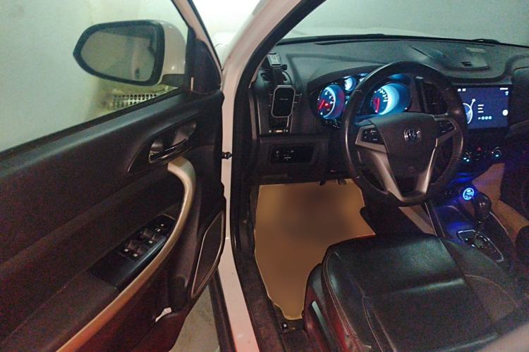 Used CHANGAN CS35 2014 1.6L Automatic Luxury Model China IV Standard Driver Seat