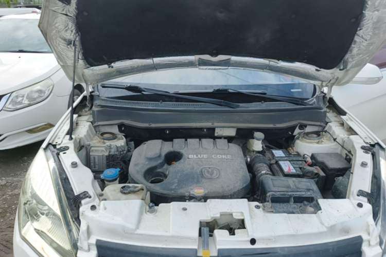 Used CHANGAN CS35 2014 1.6L Manual Luxury Model China IV Standard Engine Bay