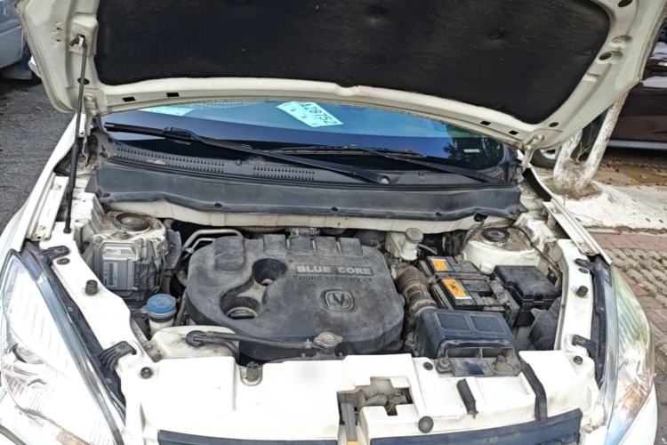 Used CHANGAN CS35 2014 1.6L Manual Luxury Model China IV Standard Engine Bay