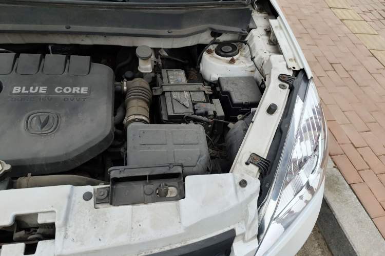 Used CHANGAN CS35 2014 1.6L Manual Luxury Model China IV Standard Engine Bay Left