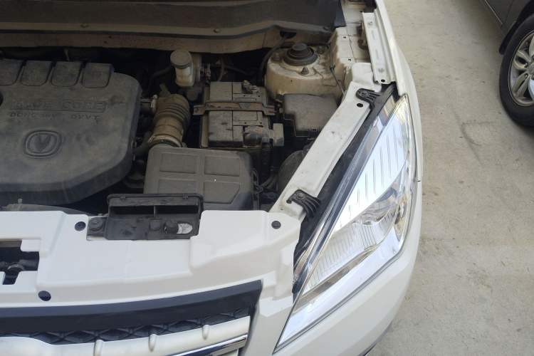 Used CHANGAN CS35 2014 1.6L Manual Luxury Model China IV Standard Engine Bay Left