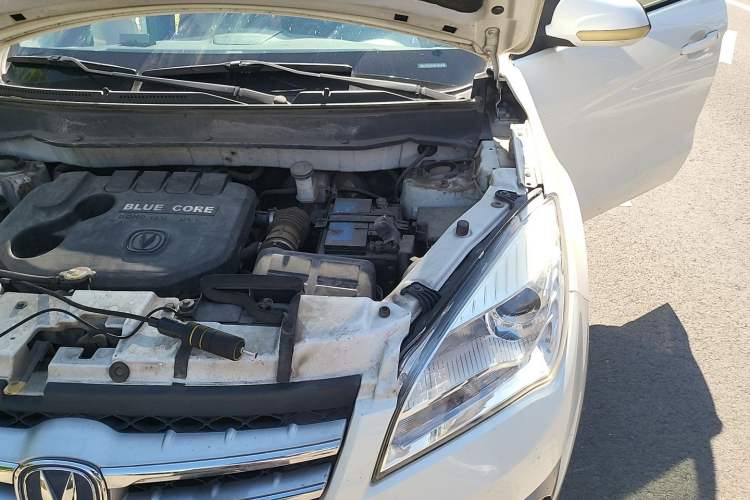 Used CHANGAN CS35 2014 1.6L Manual Luxury Navigation Model China IV Standard Engine Bay Left