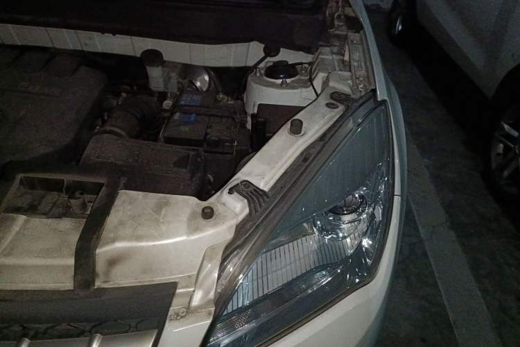 Used CHANGAN CS35 2014 1.6L Automatic Luxury Model China IV Standard Engine Bay Left