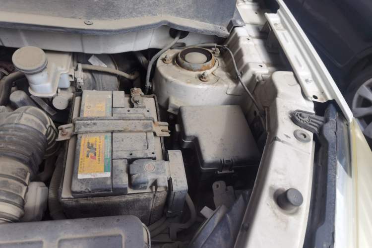 Used CHANGAN CS35 2014 1.6L Manual Luxury Model China IV Standard Engine Bay Left