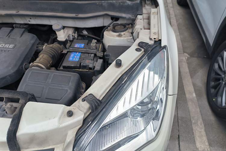 Used CHANGAN CS35 2014 1.6L Manual Luxury Model China IV Standard Engine Bay Left
