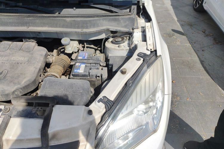 Used CHANGAN CS35 2014 1.6L Manual Luxury Model China IV Standard Engine Bay Left