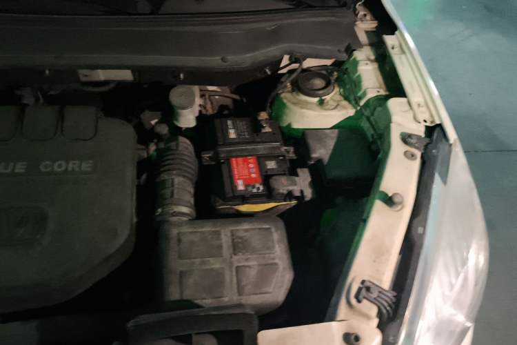 Used CHANGAN CS35 2014 1.6L Manual Luxury Model China IV Standard Engine Bay Left
