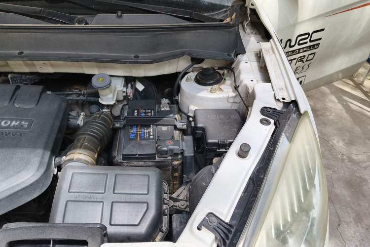 Used CHANGAN CS35 2014 1.6L Automatic Luxury Model China IV Standard Engine Bay Left