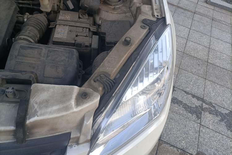 Used CHANGAN CS35 2014 1.6L Automatic Luxury Model China IV Standard Engine Bay Left