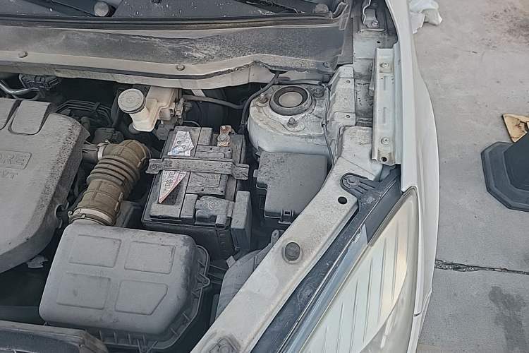 Used CHANGAN CS35 2014 1.6L Manual Luxury Model China IV Standard Engine Bay Left