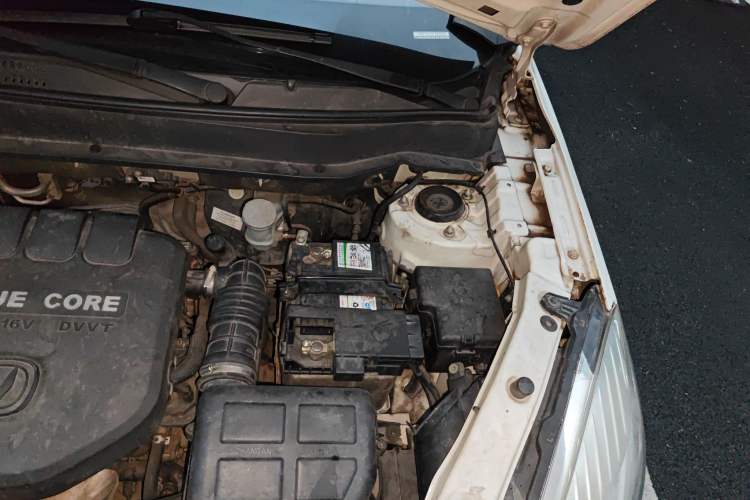 Used CHANGAN CS35 2014 1.6L Manual Luxury Model China IV Standard Engine Bay Left