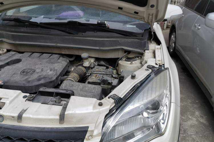 Used CHANGAN CS35 2014 1.6L Manual Luxury Model China IV Standard Engine Bay Left