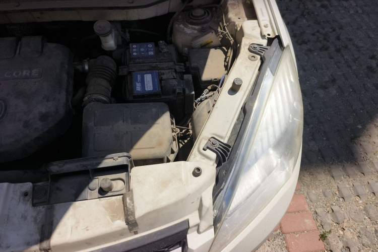 Used CHANGAN CS35 2014 1.6L Manual Luxury Model China IV Standard Engine Bay Left
