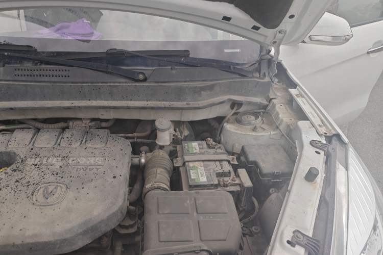 Used CHANGAN CS35 2014 1.6L Automatic Luxury Navigation Model China IV Standard Engine Bay Left