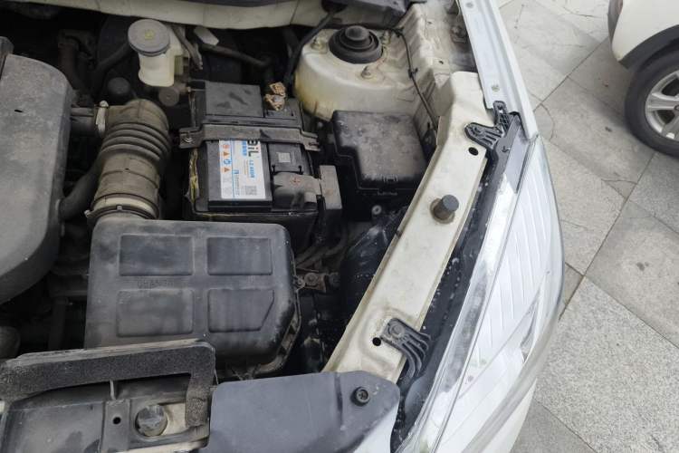 Used CHANGAN CS35 2014 1.6L Manual Luxury Model China IV Standard Engine Bay Left
