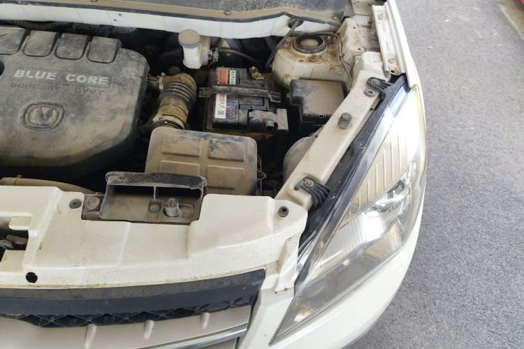 Used CHANGAN CS35 2014 1.6L Manual Luxury Model China IV Standard Engine Bay Left
