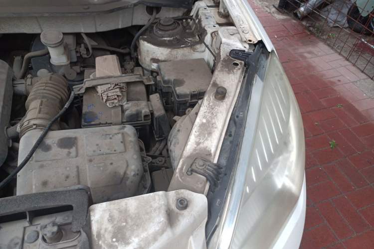 Used CHANGAN CS35 2014 1.6L Manual Luxury Model China IV Standard Engine Bay Left