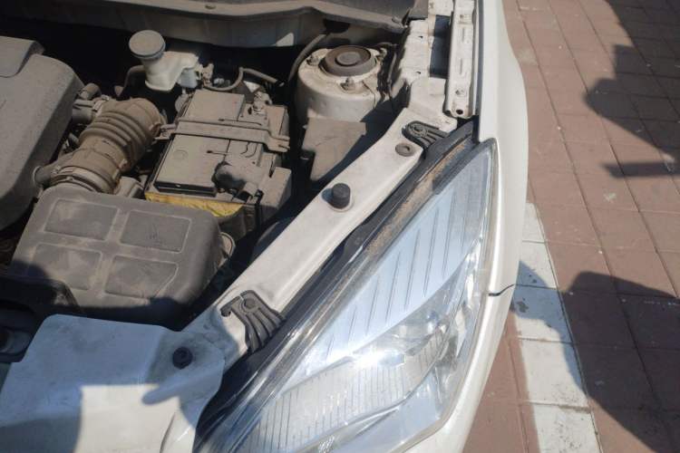 Used CHANGAN CS35 2014 1.6L Manual Luxury Model China V Standard Engine Bay Left