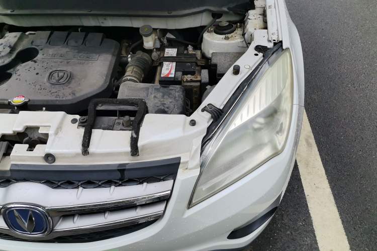 Used CHANGAN CS35 2014 1.6L Manual Luxury Model China V Standard Engine Bay Left