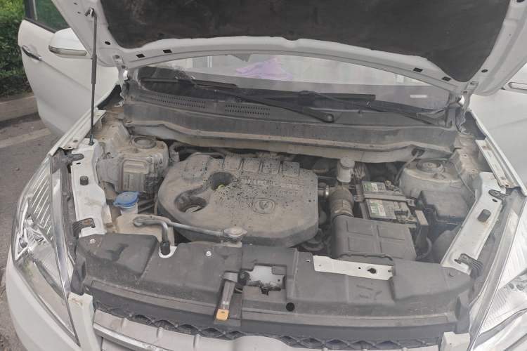 Used CHANGAN CS35 2014 1.6L Automatic Luxury Navigation Model China IV Standard Engine Bay