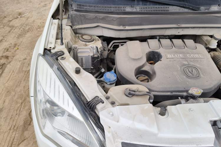 Used CHANGAN CS35 2014 1.6L Manual Luxury Model China IV Standard Engine Bay Right