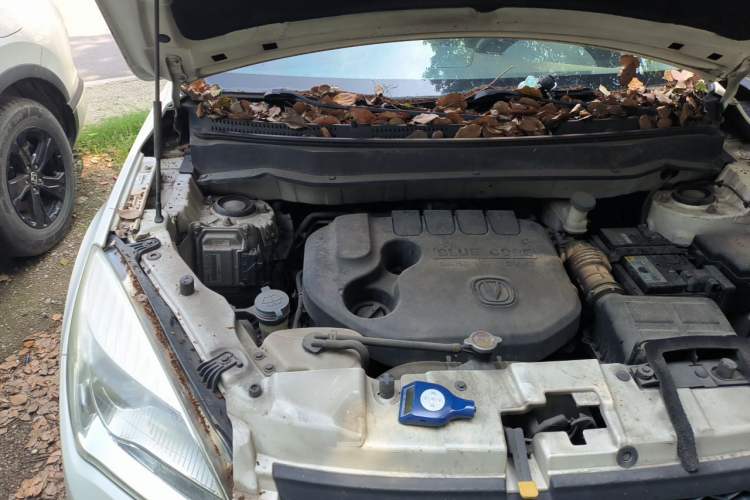 Used CHANGAN CS35 2014 1.6L Automatic Luxury Model China IV Standard Engine Bay Right