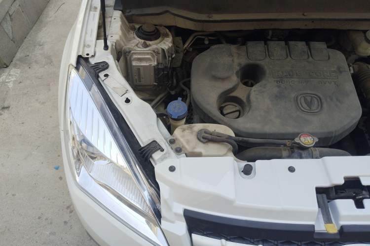Used CHANGAN CS35 2014 1.6L Manual Luxury Model China IV Standard Engine Bay Right