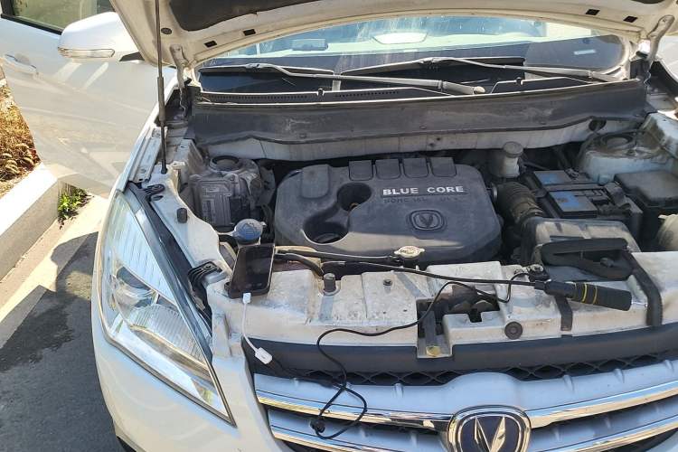 Used CHANGAN CS35 2014 1.6L Manual Luxury Navigation Model China IV Standard Engine Bay Right