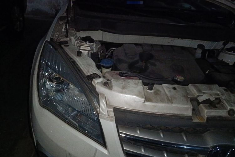 Used CHANGAN CS35 2014 1.6L Automatic Luxury Model China IV Standard Engine Bay Right
