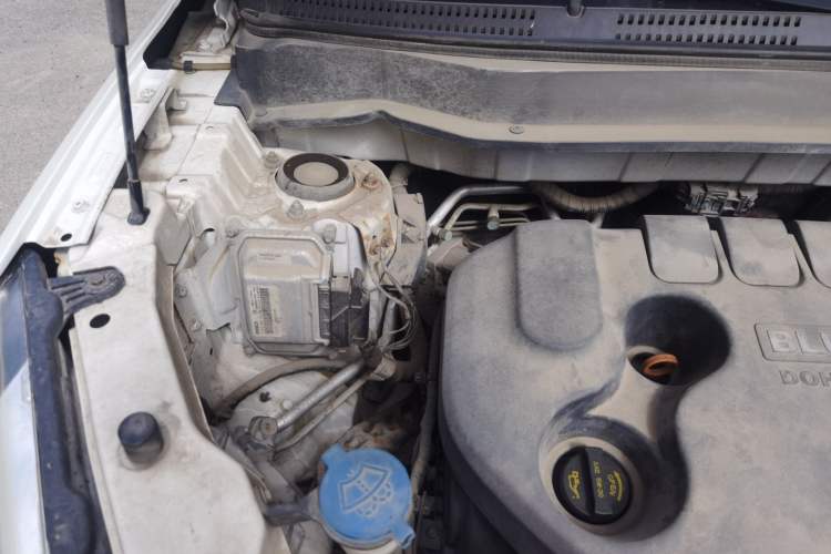 Used CHANGAN CS35 2014 1.6L Manual Luxury Model China IV Standard Engine Bay Right